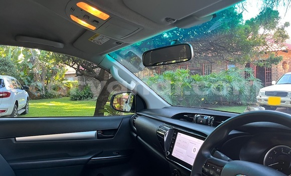 Buy Used Toyota Hilux White Car in Chilanga in Lusaka Buy Used Toyota Hilux White Car in Chilanga in Lusaka