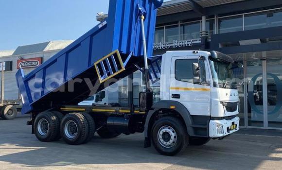 Tenga Tsaru Mercedes–Benz Tipper Chena Rori in Chilanga in Lusaka Tenga Tsaru Mercedes–Benz Tipper Chena Rori in Chilanga in Lusaka