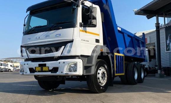 Tenga Tsaru Mercedes–Benz Tipper Chena Rori in Chilanga in Lusaka Tenga Tsaru Mercedes–Benz Tipper Chena Rori in Chilanga in Lusaka