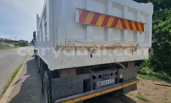 Tenga Tsaru Mercedes–Benz Tipper Chena Rori in Chilanga in Lusaka Tenga Tsaru Mercedes–Benz Tipper Chena Rori in Chilanga in Lusaka