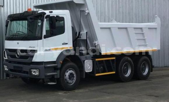 Tenga Tsaru Mercedes–Benz Tipper Chena Rori in Chilanga in Lusaka Tenga Tsaru Mercedes–Benz Tipper Chena Rori in Chilanga in Lusaka