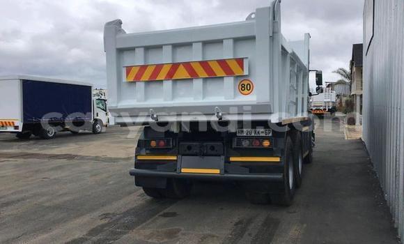 Tenga Tsaru Mercedes–Benz Tipper Chena Rori in Chilanga in Lusaka Tenga Tsaru Mercedes–Benz Tipper Chena Rori in Chilanga in Lusaka