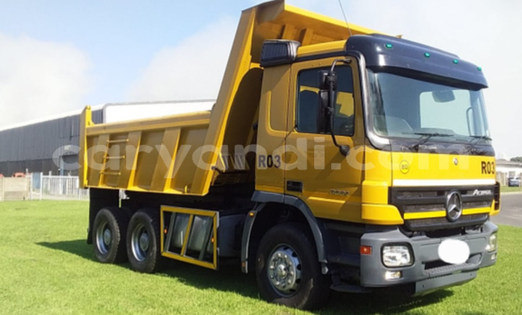 Tenga Tsaru Mercedes–Benz Tipper Beige Rori in Chilanga in Lusaka Tenga Tsaru Mercedes–Benz Tipper Beige Rori in Chilanga in Lusaka