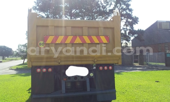 Tenga Tsaru Mercedes–Benz Tipper Beige Rori in Chilanga in Lusaka Tenga Tsaru Mercedes–Benz Tipper Beige Rori in Chilanga in Lusaka