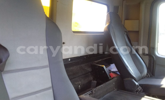 Tenga Tsaru Mercedes–Benz Tipper Beige Rori in Chilanga in Lusaka Tenga Tsaru Mercedes–Benz Tipper Beige Rori in Chilanga in Lusaka