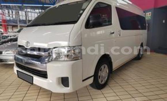 Buy Used Toyota Hiace White Car in Chilanga in Lusaka Buy Used Toyota Hiace White Car in Chilanga in Lusaka