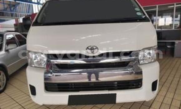 Buy Used Toyota Hiace White Car in Chilanga in Lusaka Buy Used Toyota Hiace White Car in Chilanga in Lusaka
