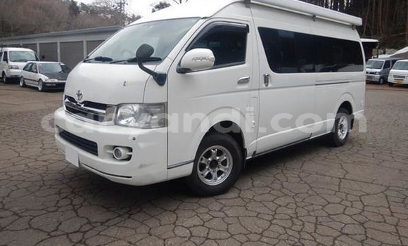 Nunua Ilio tumika Toyota Hiace Nyeupe Gari ndani ya Chilanga nchini Lusaka