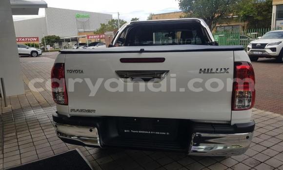 Buy Used Toyota Hilux White Car in Lusaka in Zambia Buy Used Toyota Hilux White Car in Lusaka in Zambia