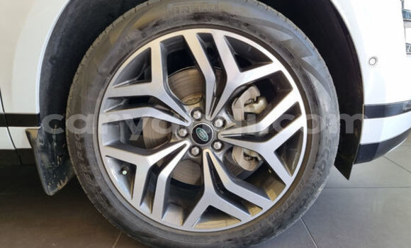 Acheter Occasion Voiture Land Rover Range Rover Evoque Blanc à Lusaka, Zambie Acheter Occasion Voiture Land Rover Range Rover Evoque Blanc à Lusaka, Zambie