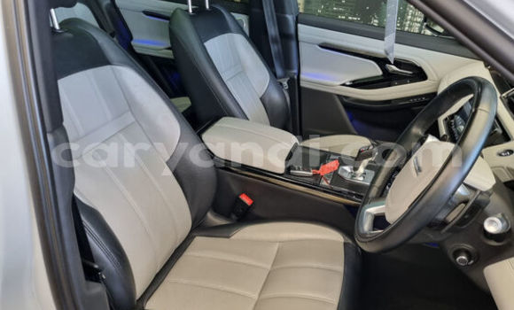 Acheter Occasion Voiture Land Rover Range Rover Evoque Blanc à Lusaka, Zambie Acheter Occasion Voiture Land Rover Range Rover Evoque Blanc à Lusaka, Zambie