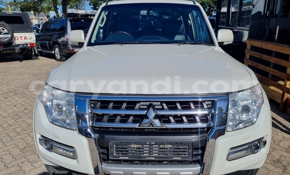 Buy Used Mitsubishi Pajero White Car in Lusaka in Zambia Buy Used Mitsubishi Pajero White Car in Lusaka in Zambia