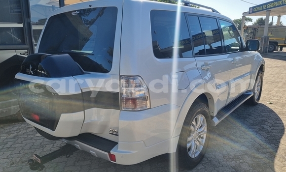 Buy Used Mitsubishi Pajero White Car in Lusaka in Zambia Buy Used Mitsubishi Pajero White Car in Lusaka in Zambia