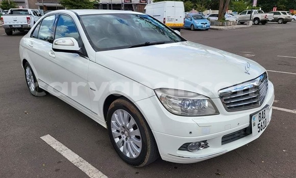 Buy Used Mercedes Viano White Car in Lusaka in Zambia Buy Used Mercedes Viano White Car in Lusaka in Zambia