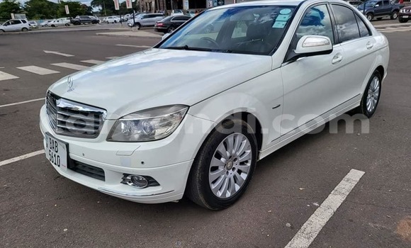 Buy Used Mercedes Viano White Car in Lusaka in Zambia Buy Used Mercedes Viano White Car in Lusaka in Zambia