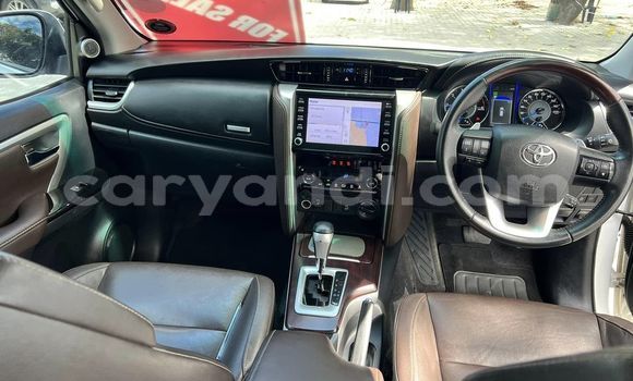 Nunua Ilio tumika Toyota Fortuner Nyeupe Gari ndani ya Lusaka nchini Zambia