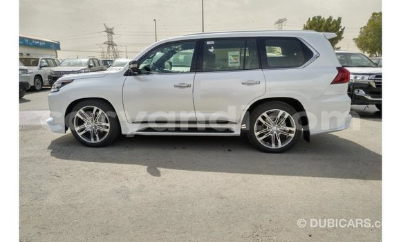 Acheter Import Voiture Lexus LX Blanc à Import - Dubai, Zambie Acheter Import Voiture Lexus LX Blanc à Import - Dubai, Zambie