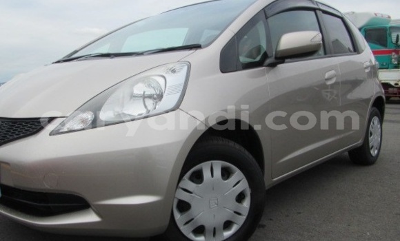 Nunua Ilio tumika Honda FIT Beige Gari ndani ya Lusaka nchini Zambia Nunua Ilio tumika Honda FIT Beige Gari ndani ya Lusaka nchini Zambia