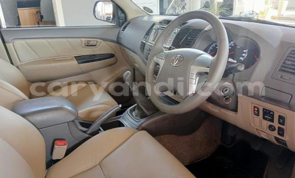 Acheter Occasion Voiture Toyota Fortuner Blanc à Lusaka, Zambie Acheter Occasion Voiture Toyota Fortuner Blanc à Lusaka, Zambie