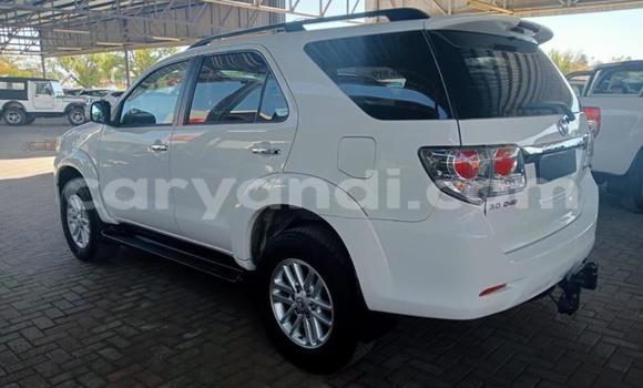 Acheter Occasion Voiture Toyota Fortuner Blanc à Lusaka, Zambie Acheter Occasion Voiture Toyota Fortuner Blanc à Lusaka, Zambie