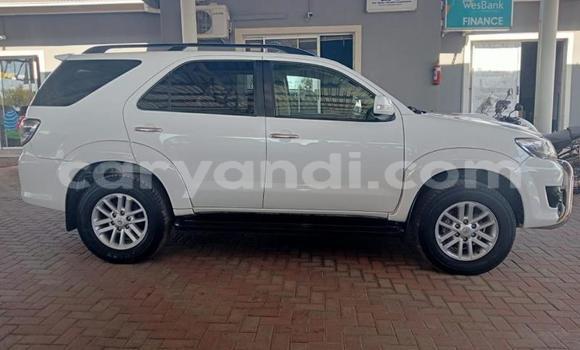 Acheter Occasion Voiture Toyota Fortuner Blanc à Lusaka, Zambie Acheter Occasion Voiture Toyota Fortuner Blanc à Lusaka, Zambie