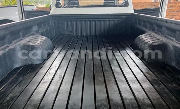 Acheter Occasion Voiture Isuzu KB Blanc à Lusaka, Zambie Acheter Occasion Voiture Isuzu KB Blanc à Lusaka, Zambie