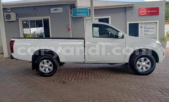Acheter Occasion Voiture Isuzu KB Blanc à Lusaka, Zambie Acheter Occasion Voiture Isuzu KB Blanc à Lusaka, Zambie