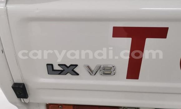 Acheter Occasion Voiture Toyota Land Cruiser Blanc à Lusaka, Zambie Acheter Occasion Voiture Toyota Land Cruiser Blanc à Lusaka, Zambie