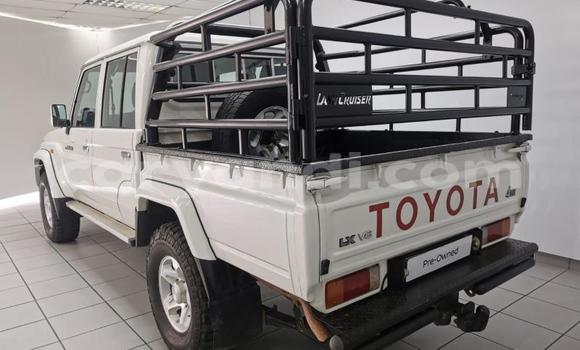 Acheter Occasion Voiture Toyota Land Cruiser Blanc à Lusaka, Zambie Acheter Occasion Voiture Toyota Land Cruiser Blanc à Lusaka, Zambie