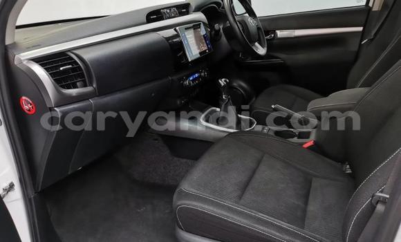 Acheter Occasion Voiture Toyota Hilux Blanc à Lusaka, Zambie Acheter Occasion Voiture Toyota Hilux Blanc à Lusaka, Zambie