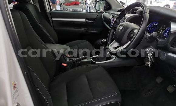 Acheter Occasion Voiture Toyota Hilux Blanc à Lusaka, Zambie Acheter Occasion Voiture Toyota Hilux Blanc à Lusaka, Zambie