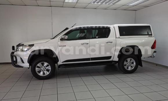 Acheter Occasion Voiture Toyota Hilux Blanc à Lusaka, Zambie Acheter Occasion Voiture Toyota Hilux Blanc à Lusaka, Zambie