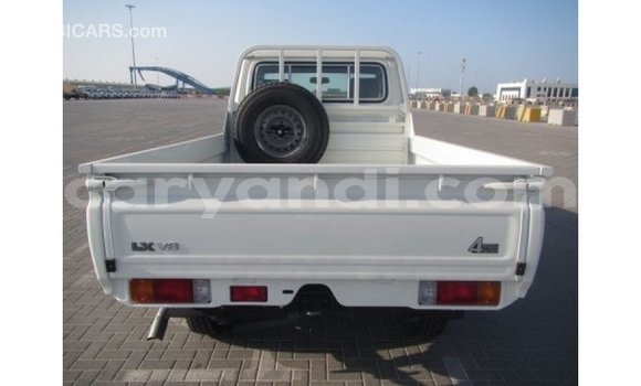 Buy Import Toyota Land Cruiser White Car in Import - Dubai in Zambia Buy Import Toyota Land Cruiser White Car in Import - Dubai in Zambia