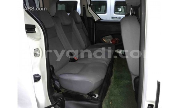 Buy Import Peugeot Partner White Car in Import - Dubai in Zambia