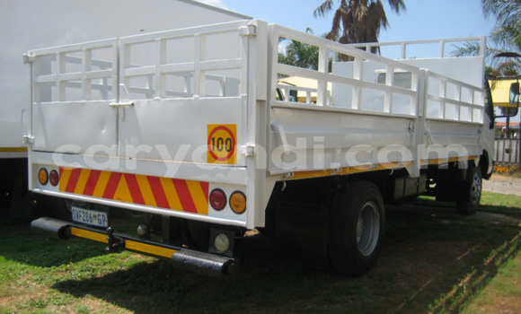 Buy Used Hino 300 Series White Truck in Chilanga in Lusaka Buy Used Hino 300 Series White Truck in Chilanga in Lusaka