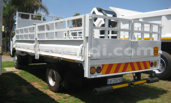 Buy Used Hino 300 Series White Truck in Chilanga in Lusaka Buy Used Hino 300 Series White Truck in Chilanga in Lusaka
