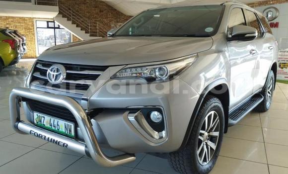Buy Used Toyota Fortuner Red Car in Lusaka in Zambia Buy Used Toyota Fortuner Red Car in Lusaka in Zambia
