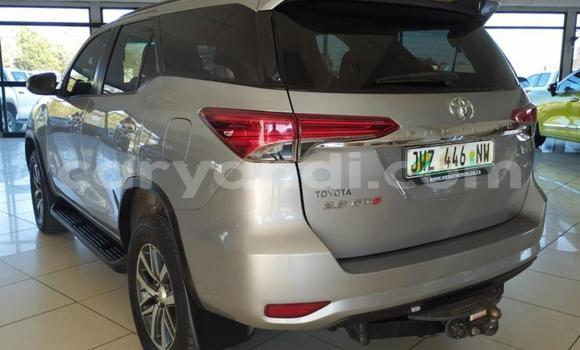 Buy Used Toyota Fortuner Red Car in Lusaka in Zambia Buy Used Toyota Fortuner Red Car in Lusaka in Zambia
