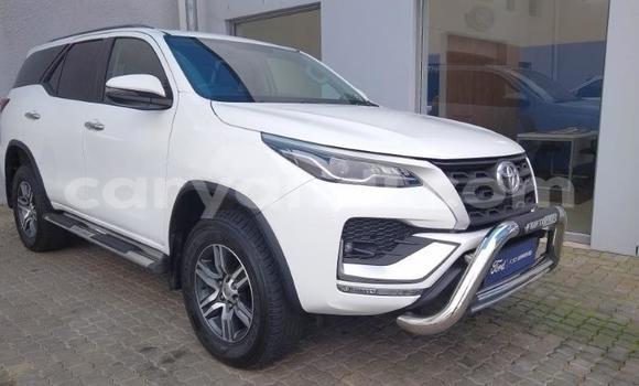 Nunua Ilio tumika Toyota Fortuner Nyeupe Gari ndani ya Lusaka nchini Zambia