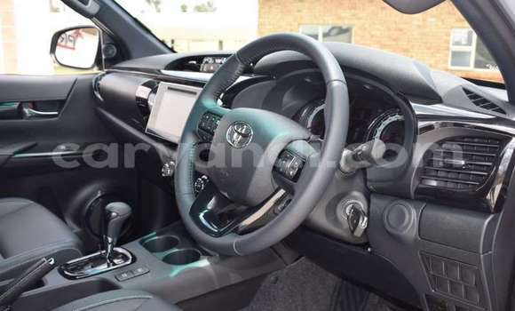 Buy Used Toyota Hilux Silver Car in Lusaka in Zambia Buy Used Toyota Hilux Silver Car in Lusaka in Zambia