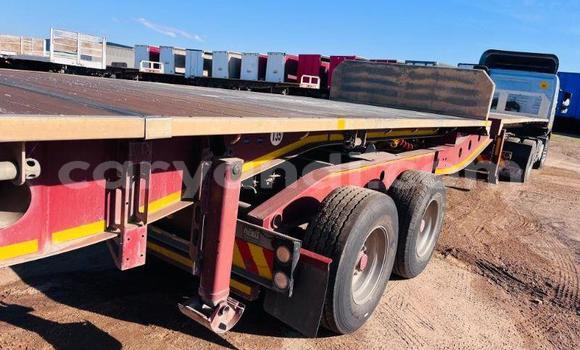Nunua Afrit flat deck trailer ndani ya Lusaka nchini Zambia Nunua Afrit flat deck trailer ndani ya Lusaka nchini Zambia