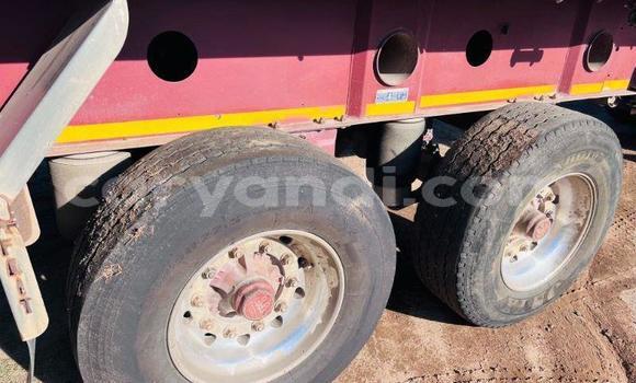 Nunua Afrit flat deck trailer ndani ya Lusaka nchini Zambia Nunua Afrit flat deck trailer ndani ya Lusaka nchini Zambia