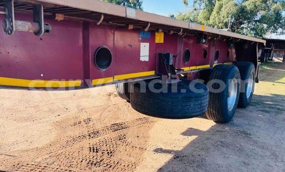 Nunua Afrit flat deck trailer ndani ya Lusaka nchini Zambia Nunua Afrit flat deck trailer ndani ya Lusaka nchini Zambia