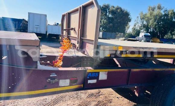 Nunua Afrit flat deck trailer ndani ya Lusaka nchini Zambia Nunua Afrit flat deck trailer ndani ya Lusaka nchini Zambia