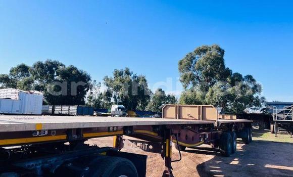 Nunua Afrit flat deck trailer ndani ya Lusaka nchini Zambia Nunua Afrit flat deck trailer ndani ya Lusaka nchini Zambia