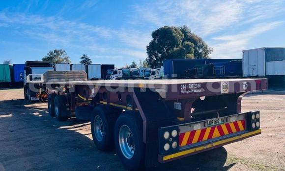 Nunua Afrit flat deck trailer ndani ya Lusaka nchini Zambia Nunua Afrit flat deck trailer ndani ya Lusaka nchini Zambia