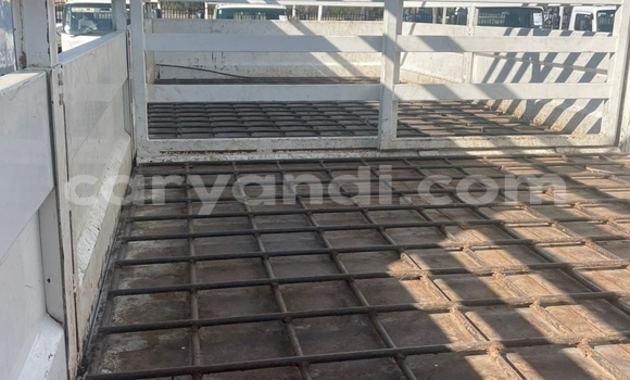 Acheter Occasion Utilitaire Caterpillar 120 Blanc à Lusaka, Zambie Acheter Occasion Utilitaire Caterpillar 120 Blanc à Lusaka, Zambie