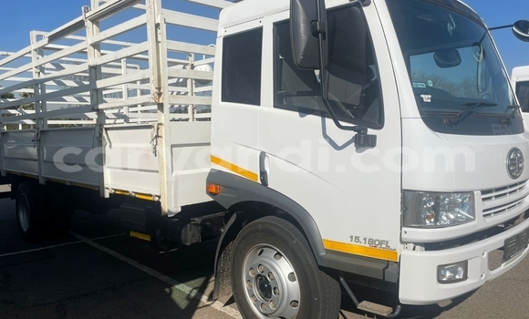 Acheter Occasion Utilitaire Caterpillar 120 Blanc à Lusaka, Zambie Acheter Occasion Utilitaire Caterpillar 120 Blanc à Lusaka, Zambie