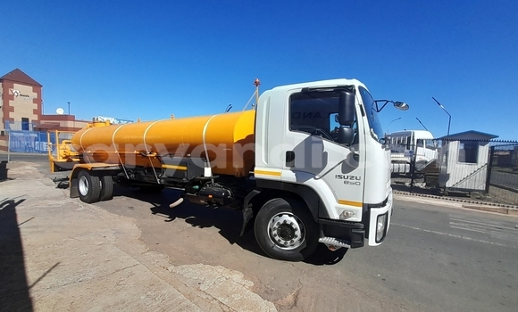 Buy Used Isuzu FTR 850 White Truck in Lusaka in Zambia