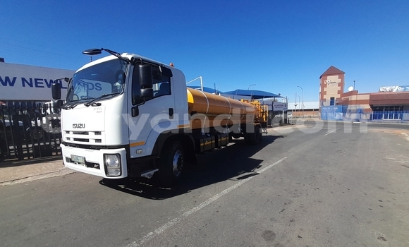 Nunua Ilio tumika Isuzu FTR 850 Nyeupe Lori ndani ya Lusaka nchini Zambia Nunua Ilio tumika Isuzu FTR 850 Nyeupe Lori ndani ya Lusaka nchini Zambia
